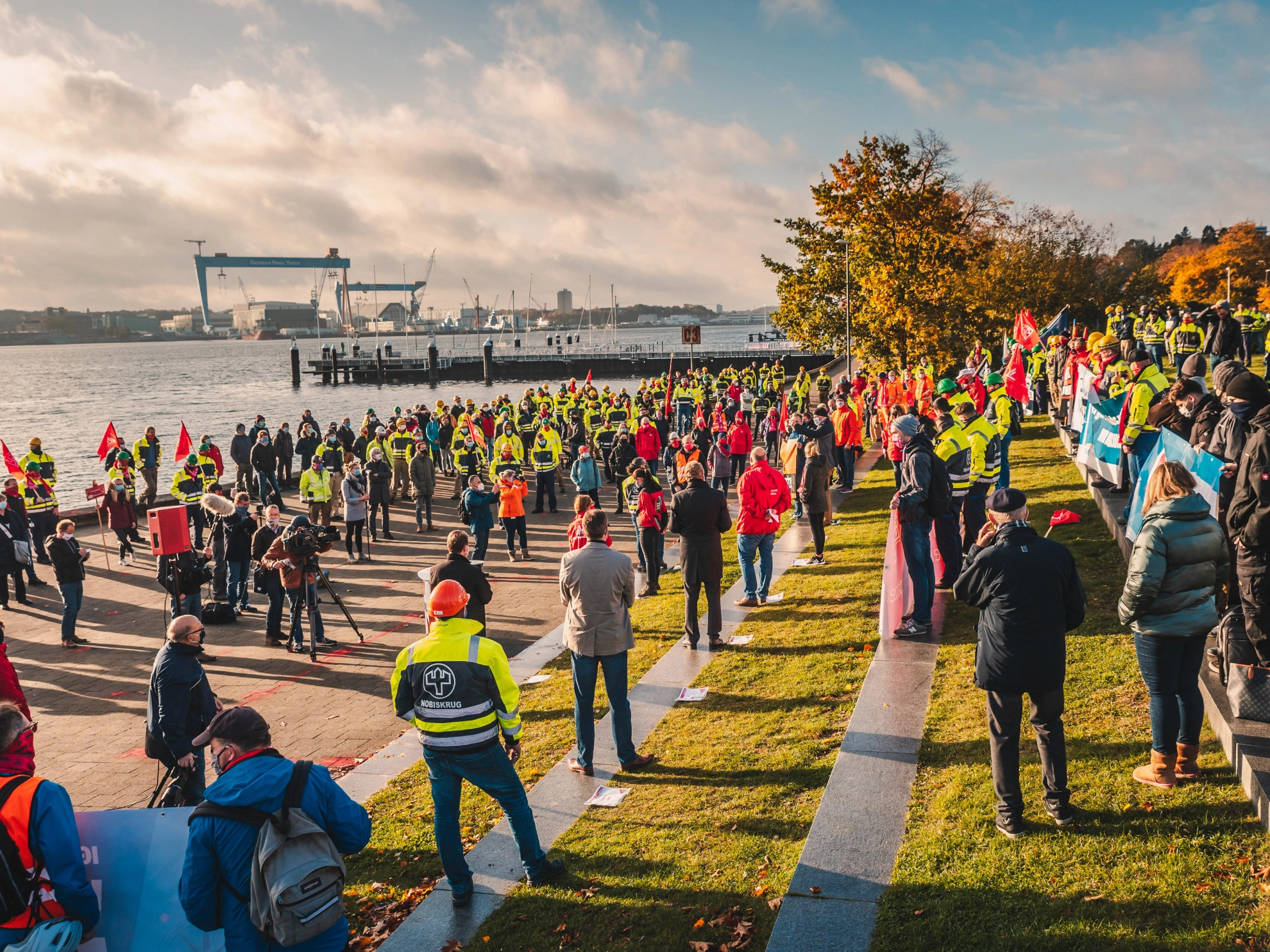 Demonstration zum Erhalt der Arbeitsplätze und Standorte im Schiffbau an der Küste im Oktober 2020 in Kiel